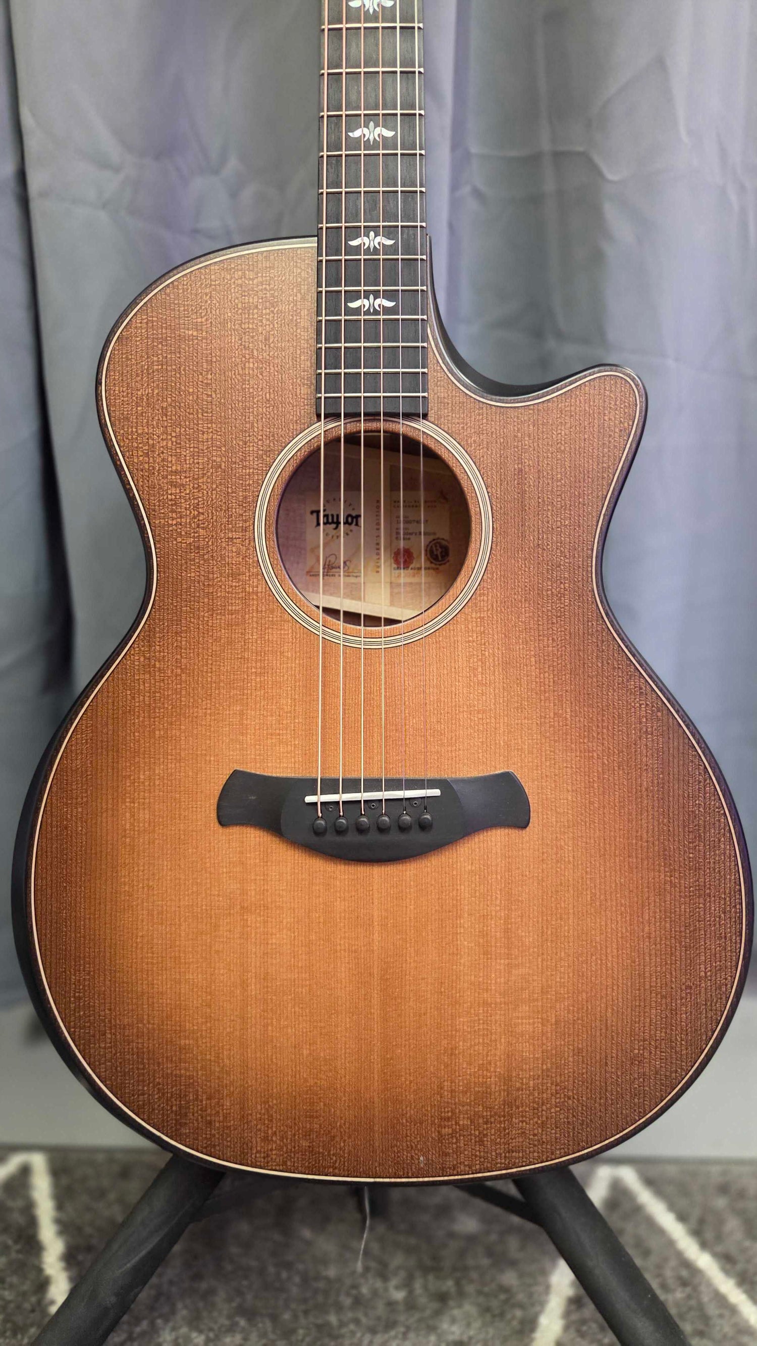 Taylor 614ceWHB Builder's Edition Wild Honeyburst (2025)