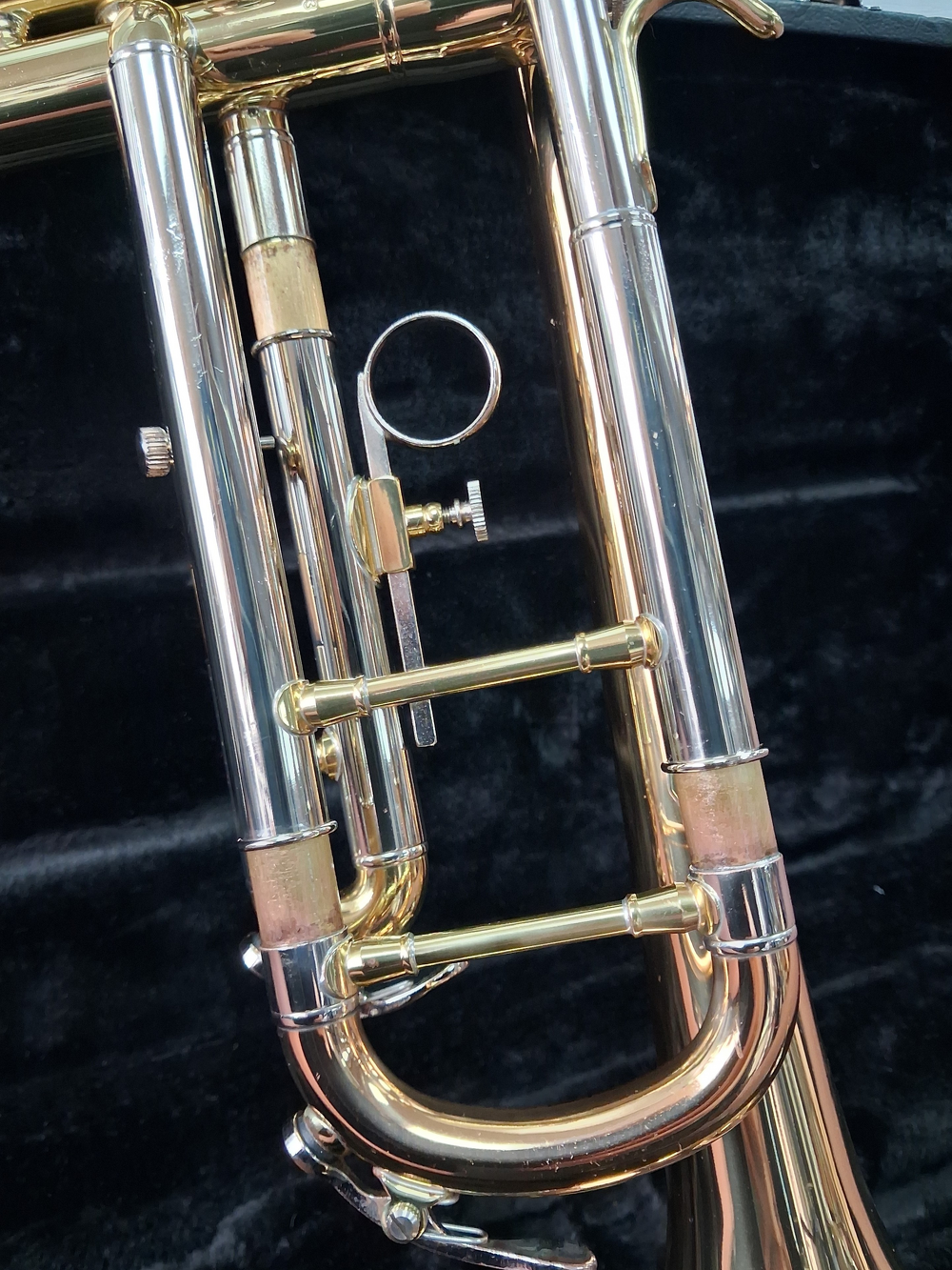 Used Jupiter CEB-660 Bb Student Trumpet - With Hardshell Case and 7C Mouthpiece — Side 3
