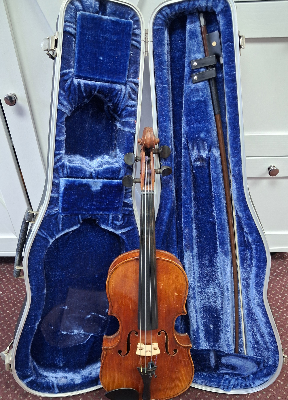 Used German Import 3/4 Student Violin - With Case and Bow — Front 2