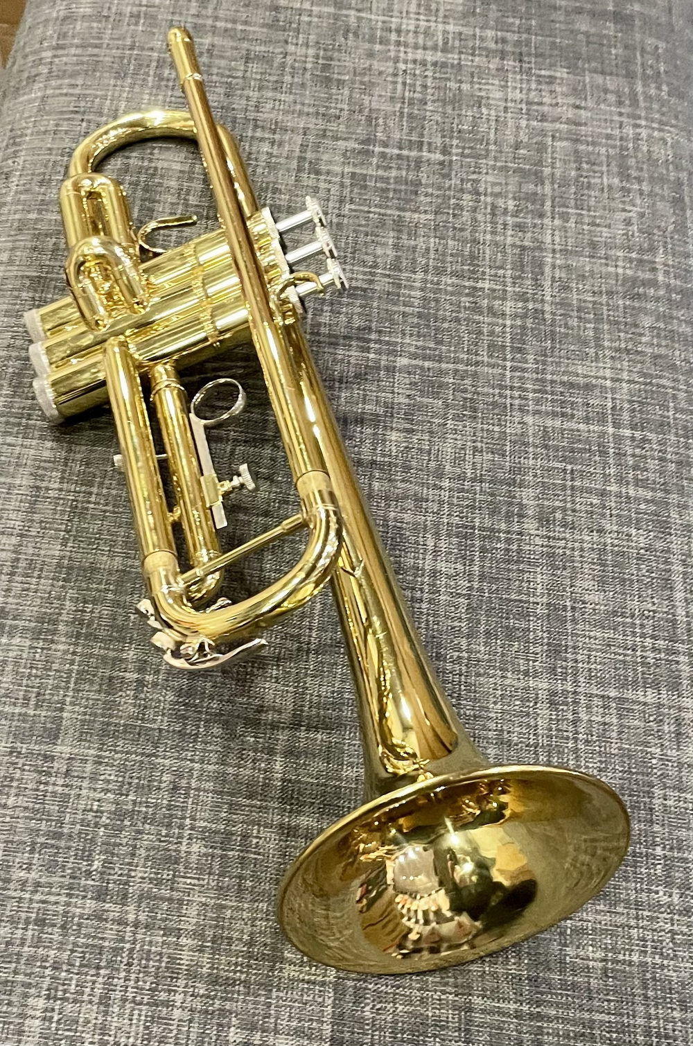 Used Selmer Bundy TR Student Trumpet - With Case and Mouthpiece — front angle