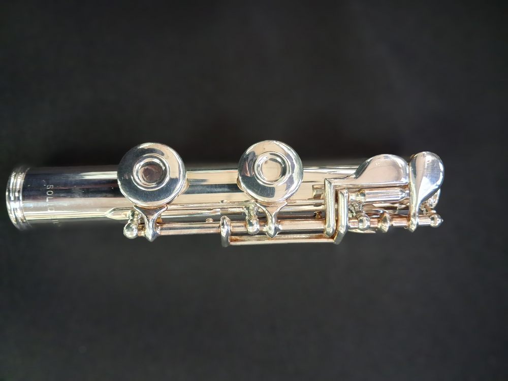 Used Gemeinhardt 3S Open-Hole Flute - With Hardshell Case controls