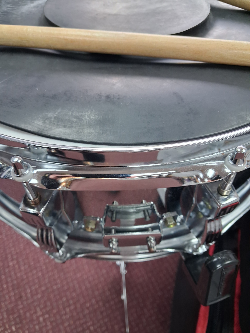 Used Ludwig LM2477rbr Snare Drum Kit with Rolling Case