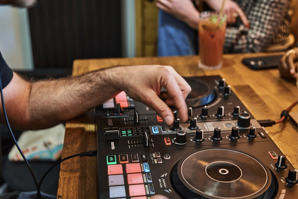 Hercules DJControl Inpulse 300 MK2 Controller 6