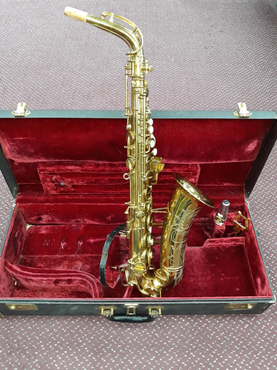 Used Buescher Aristocrat Big \"B\" Series II Brass Lacquer Alto Saxophone