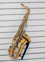 Ingles SA-303 Alto-Tenor Saxophone Holder - For Slatwall 2