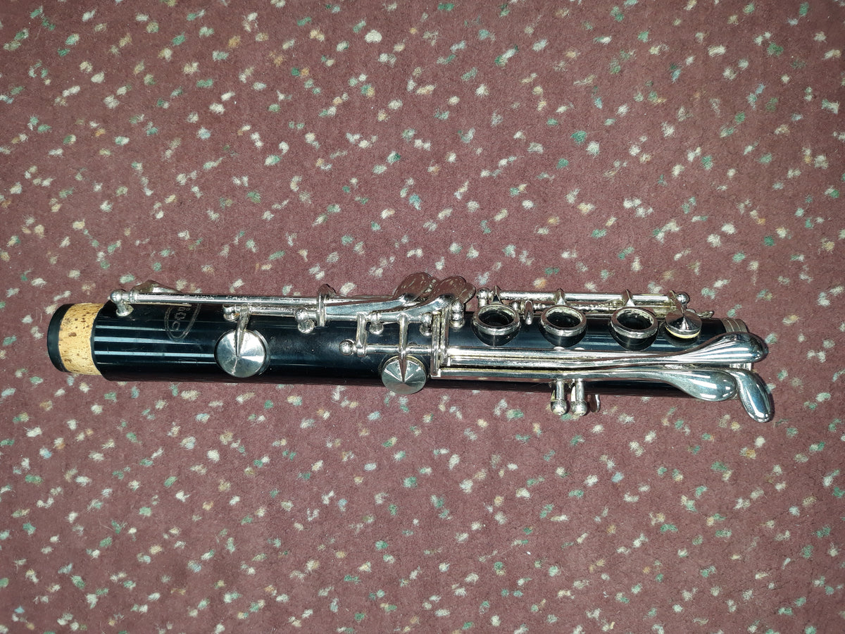 Used Vito Bb ABS Resin Clarinet - With Case and Mouthpiece. 7