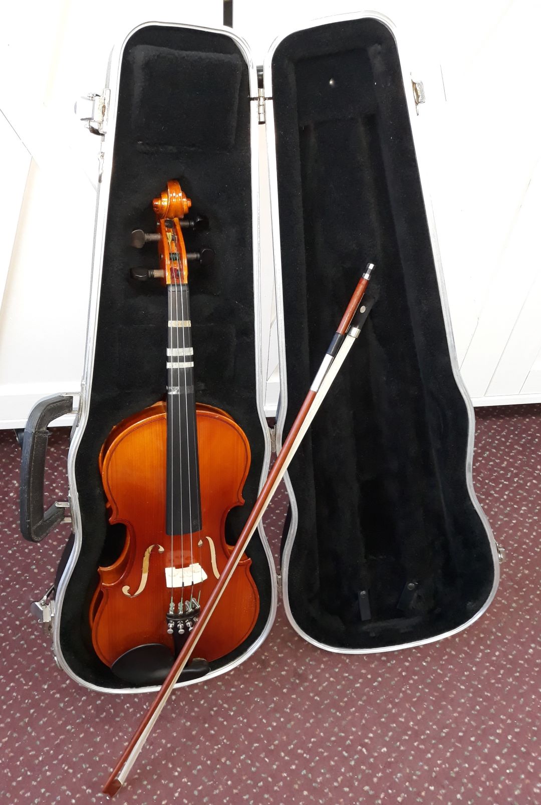 Used Otto Bruckner NS40012 1/2 Violin - With Case and Bow