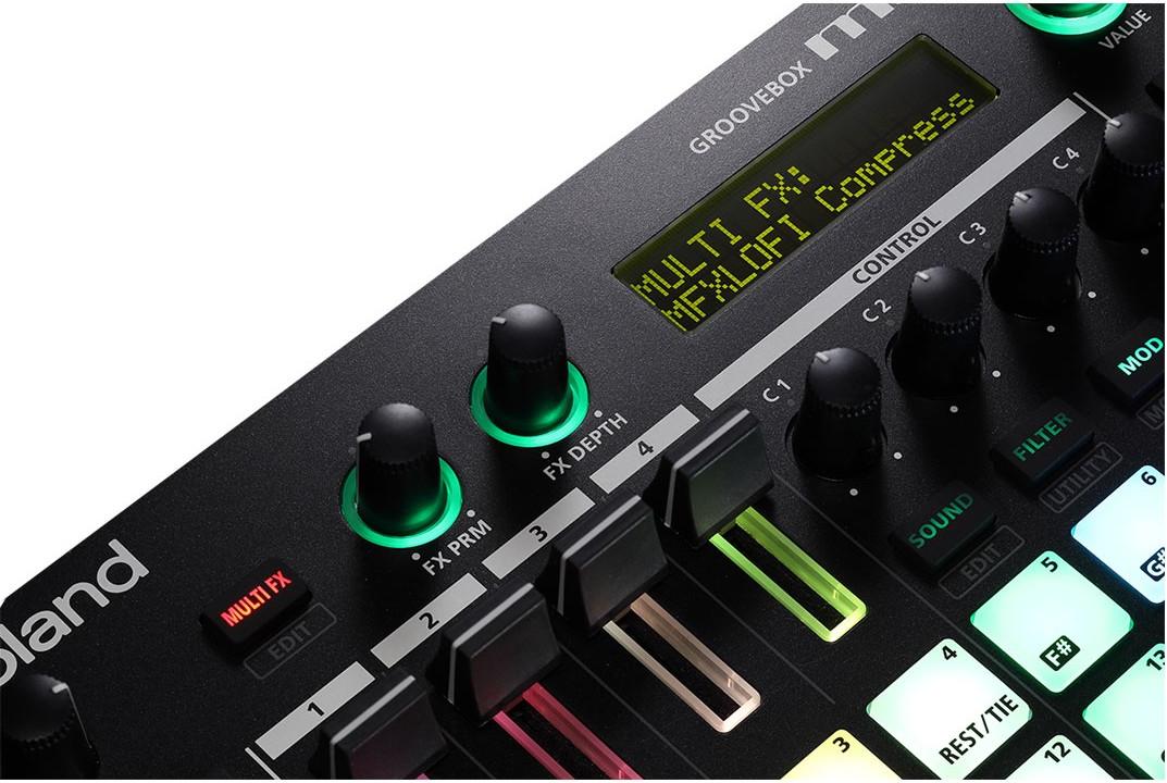 Roland MC-101 4-Track Groovebox 4