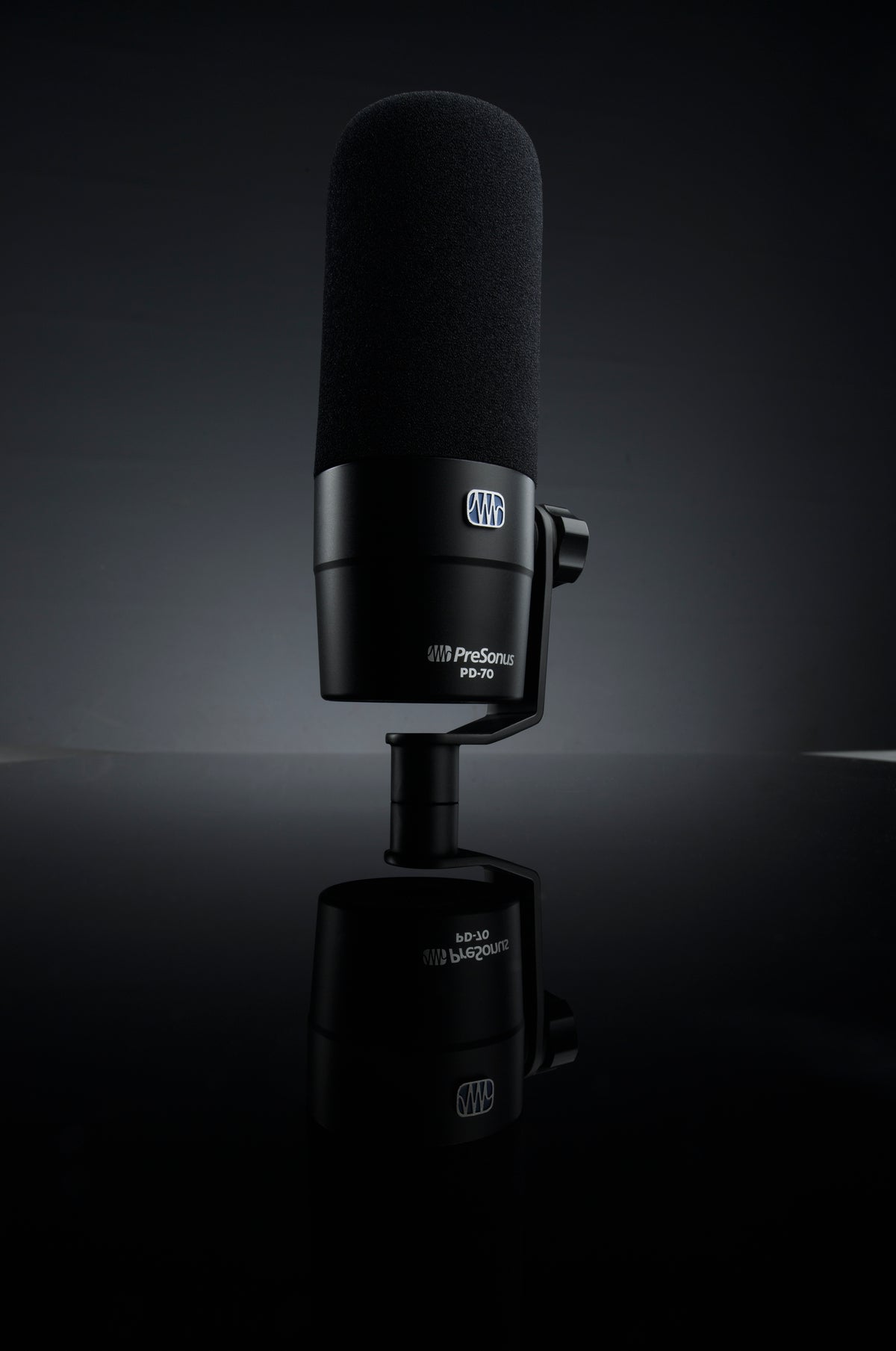 Presonus PD-70 Dynamic Cardioid Broadcast Microphone 3