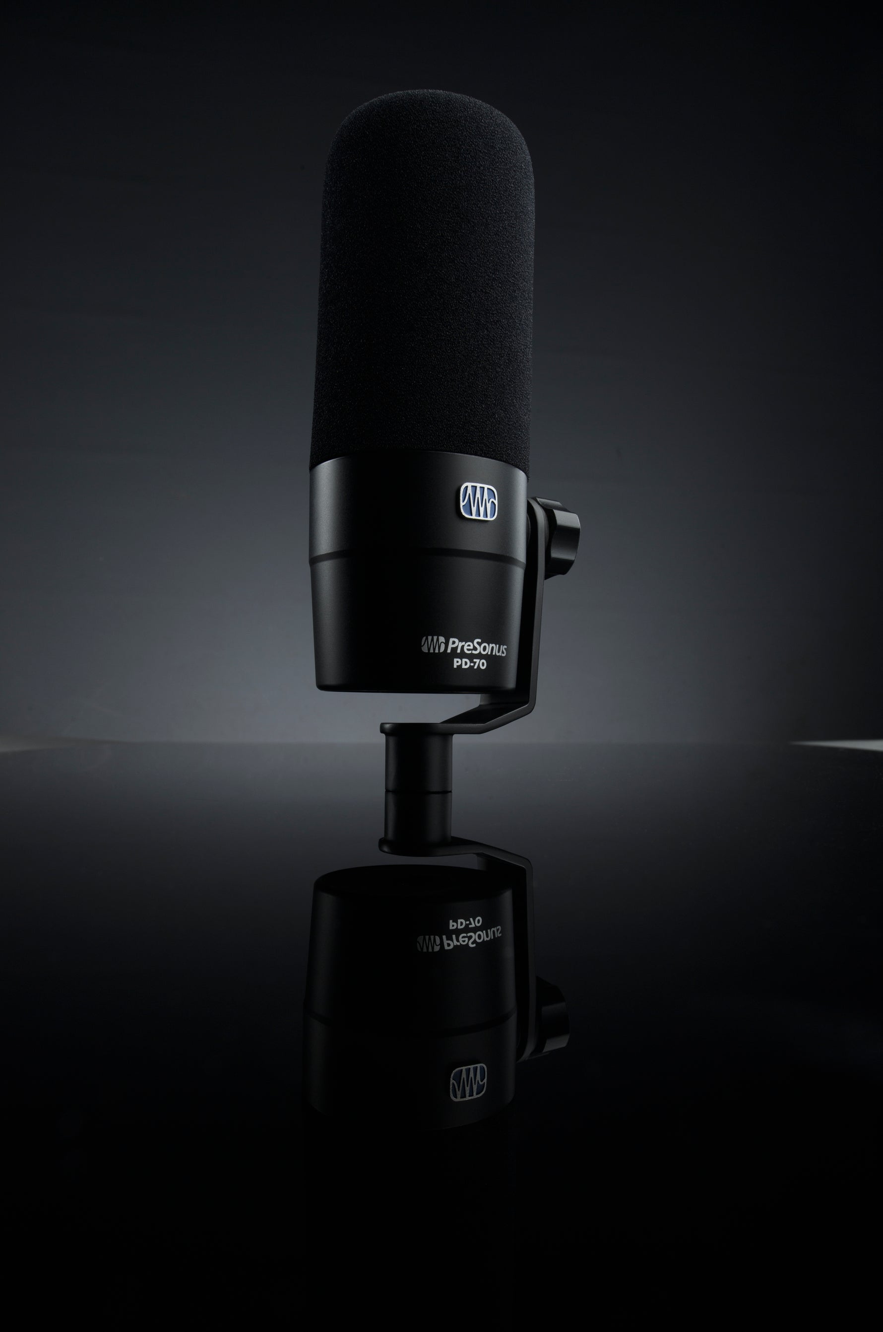 Presonus PD-70 Dynamic Cardioid Broadcast Microphone 3