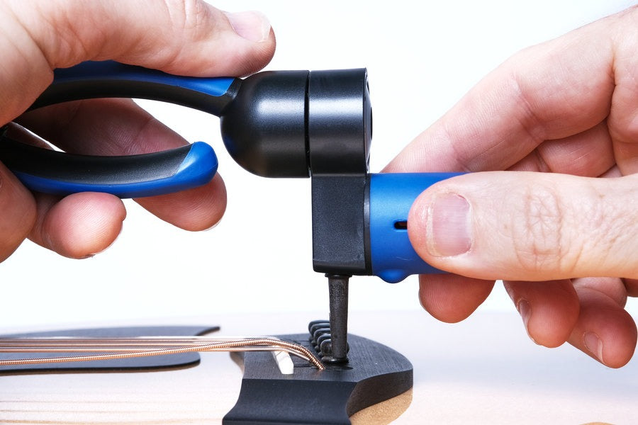 Music Nomad MN223 Grip One - All in One String Winder, Cutter, Puller 2