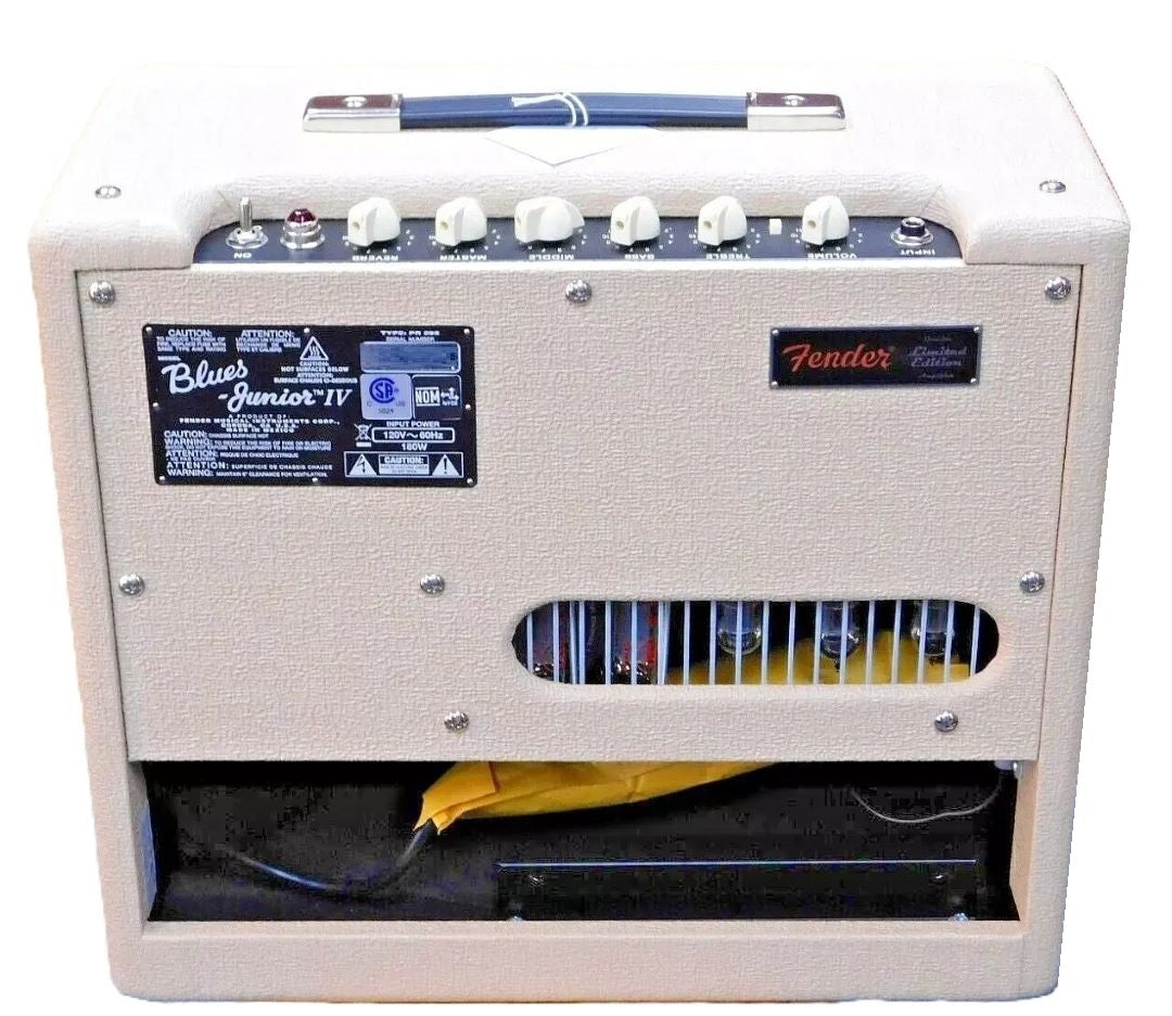 Fender 'Limited Edition' FSR Blues Jr. IV Guitar Amplifier - Blonde 3