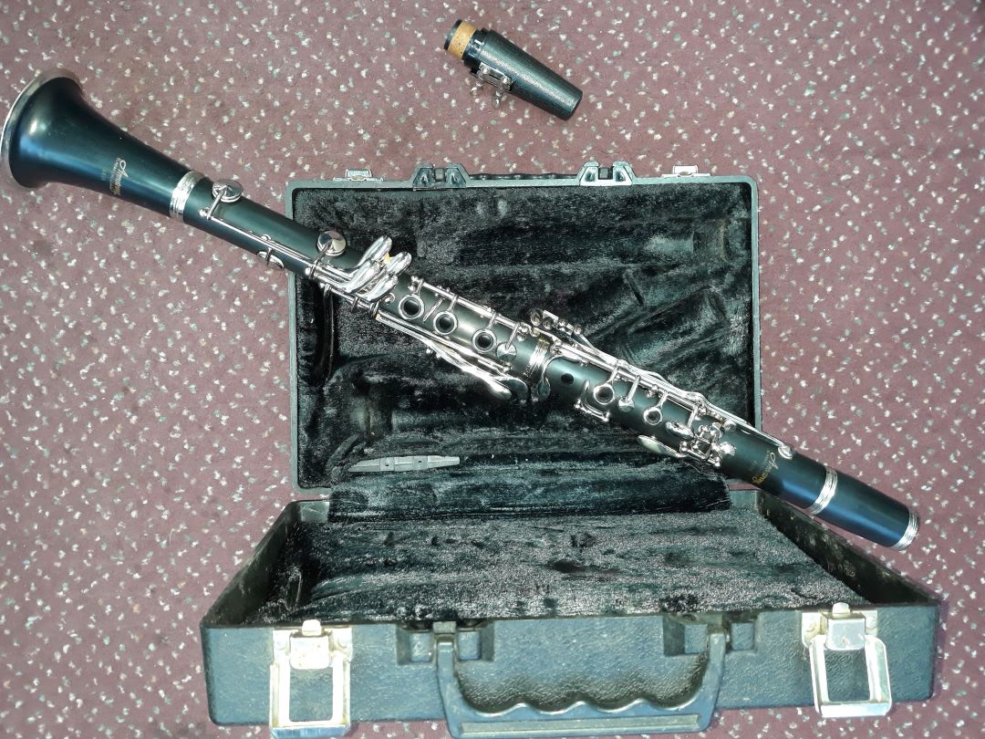 Used Armstrong Model 4001 Bb Clarinet - With Hardshell Case and Mouthpiece 4
