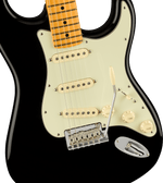 Fender American Professional II Stratocaster with Case (Maple/Black) 6