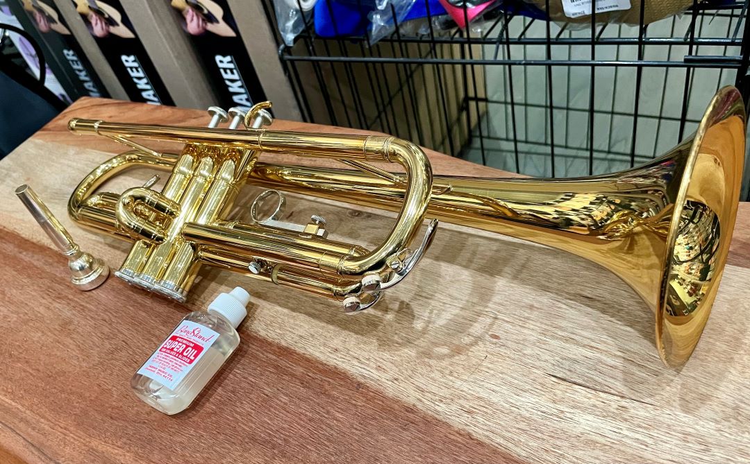 Used Yamaha YTR-200ADII Trumpet Outfit 3