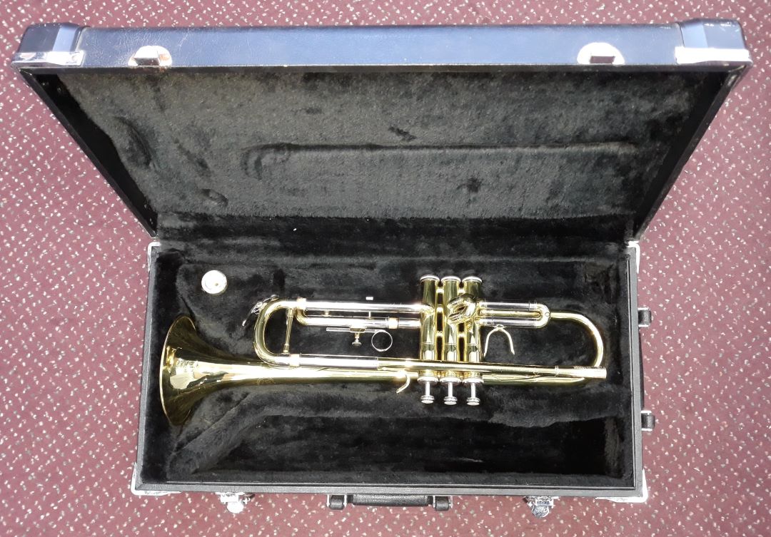 Used Jupiter JTR-600 Bb Brass Trumpet - With Hardshell Case and Mouthpiece