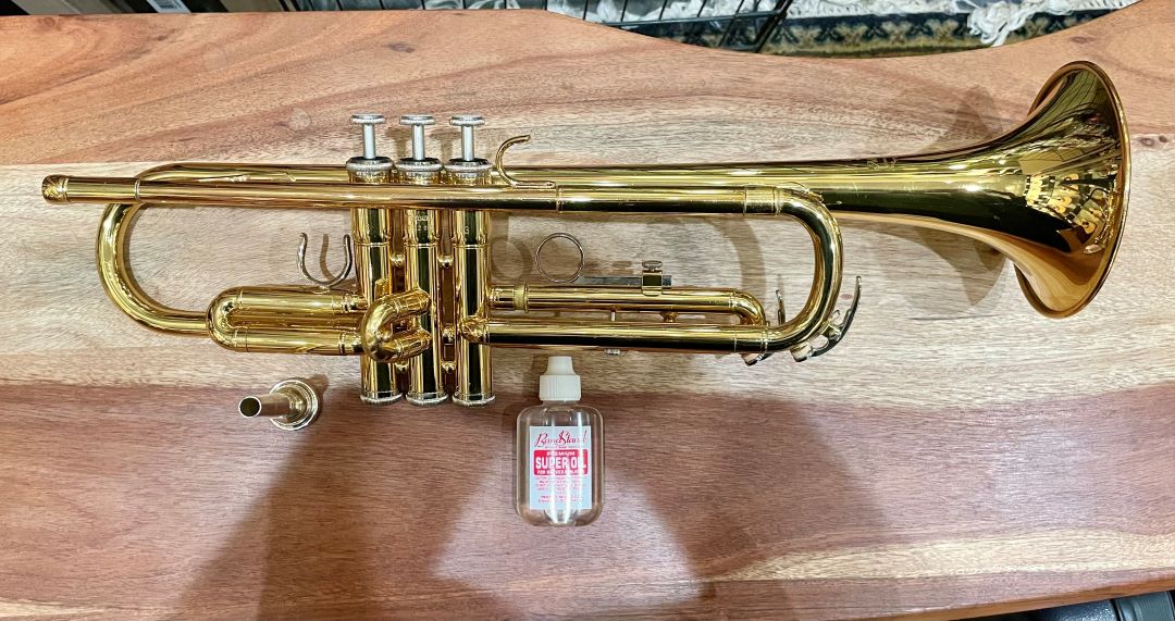 Used Yamaha YTR-200ADII Trumpet Outfit 5