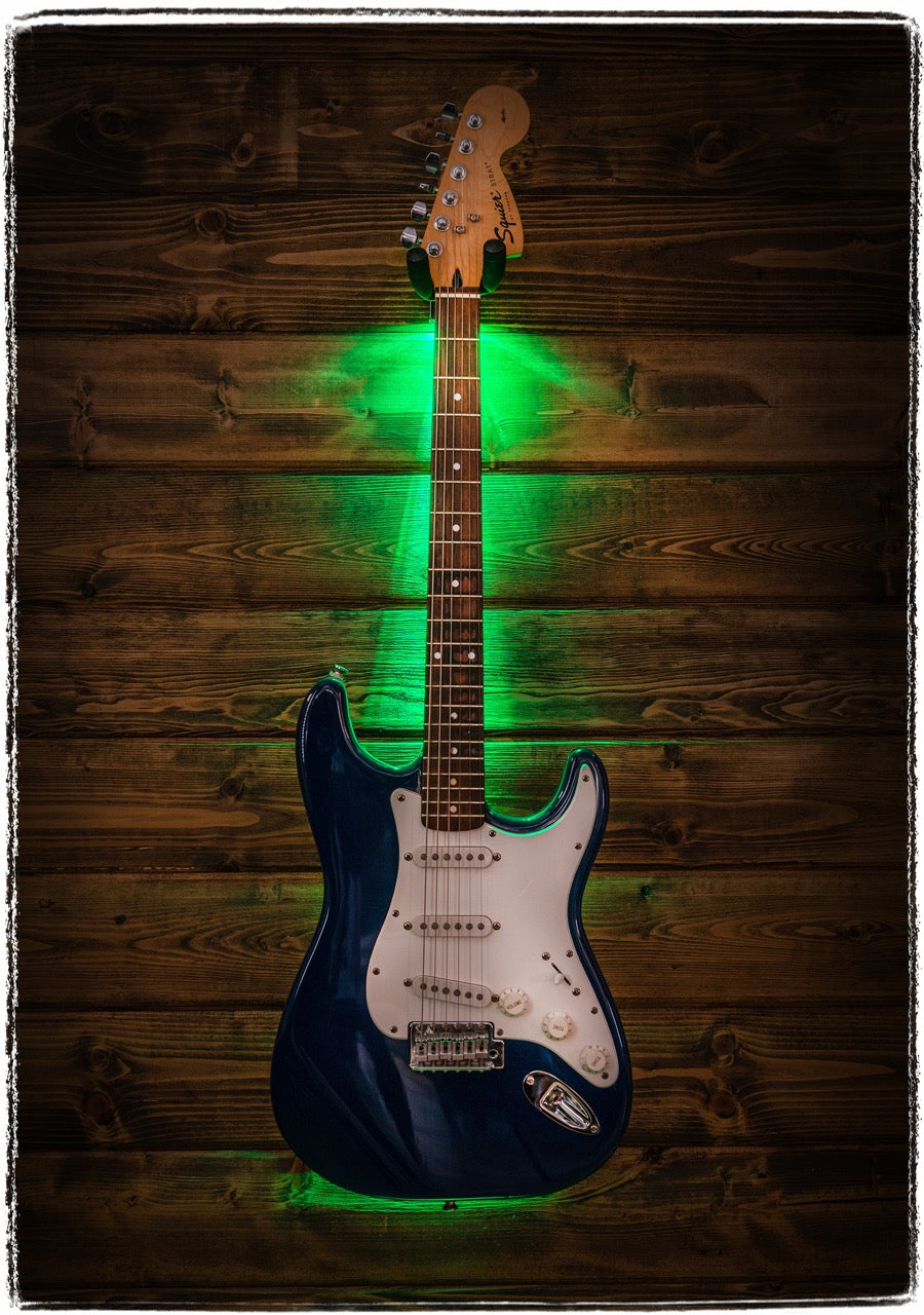 MuzicLight MZW104 Guitar Wall Hanger | Backlit - Green 3