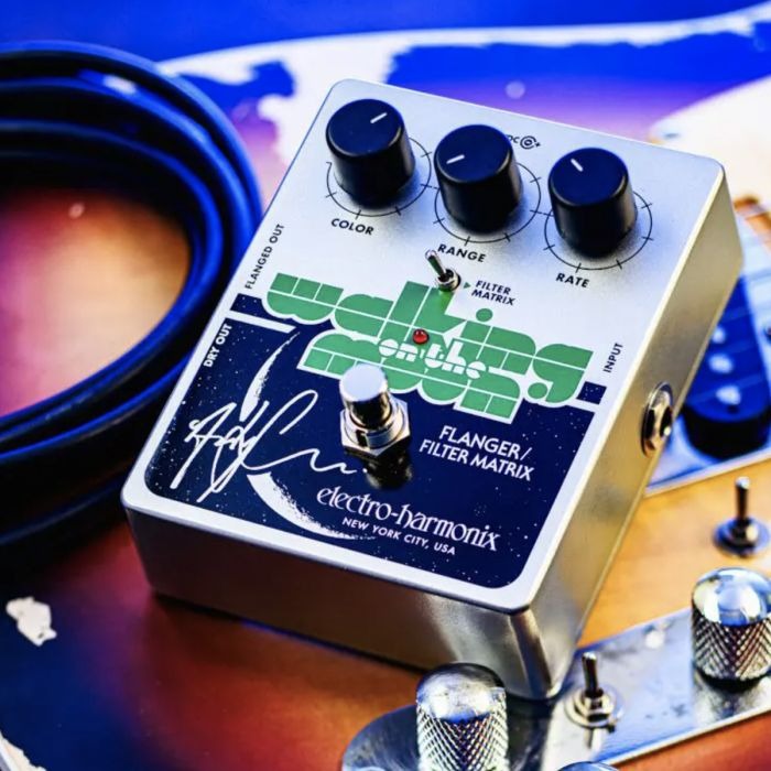 Electro-Harmonix Andy Summers Walking on the Moon Flanger/Filter Matrix Pedal 5