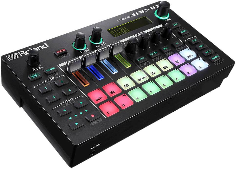 Roland MC-101 4-Track Groovebox 3