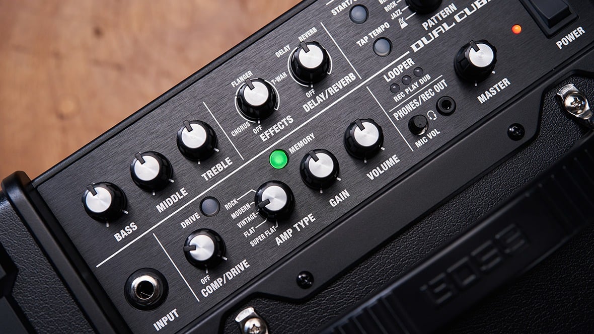 Boss Dual Cube Bass LX Amplifier 7