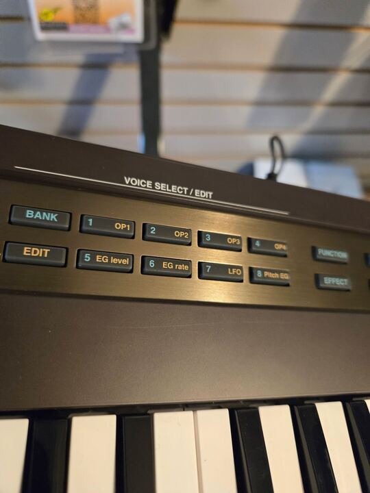 Yamaha Reface DX FM Synth - Black (B-Stock) – George's Music