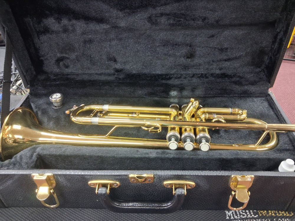Used Brasswind Student Bb Brass Trumpet - With Case and Mouthpiece 2