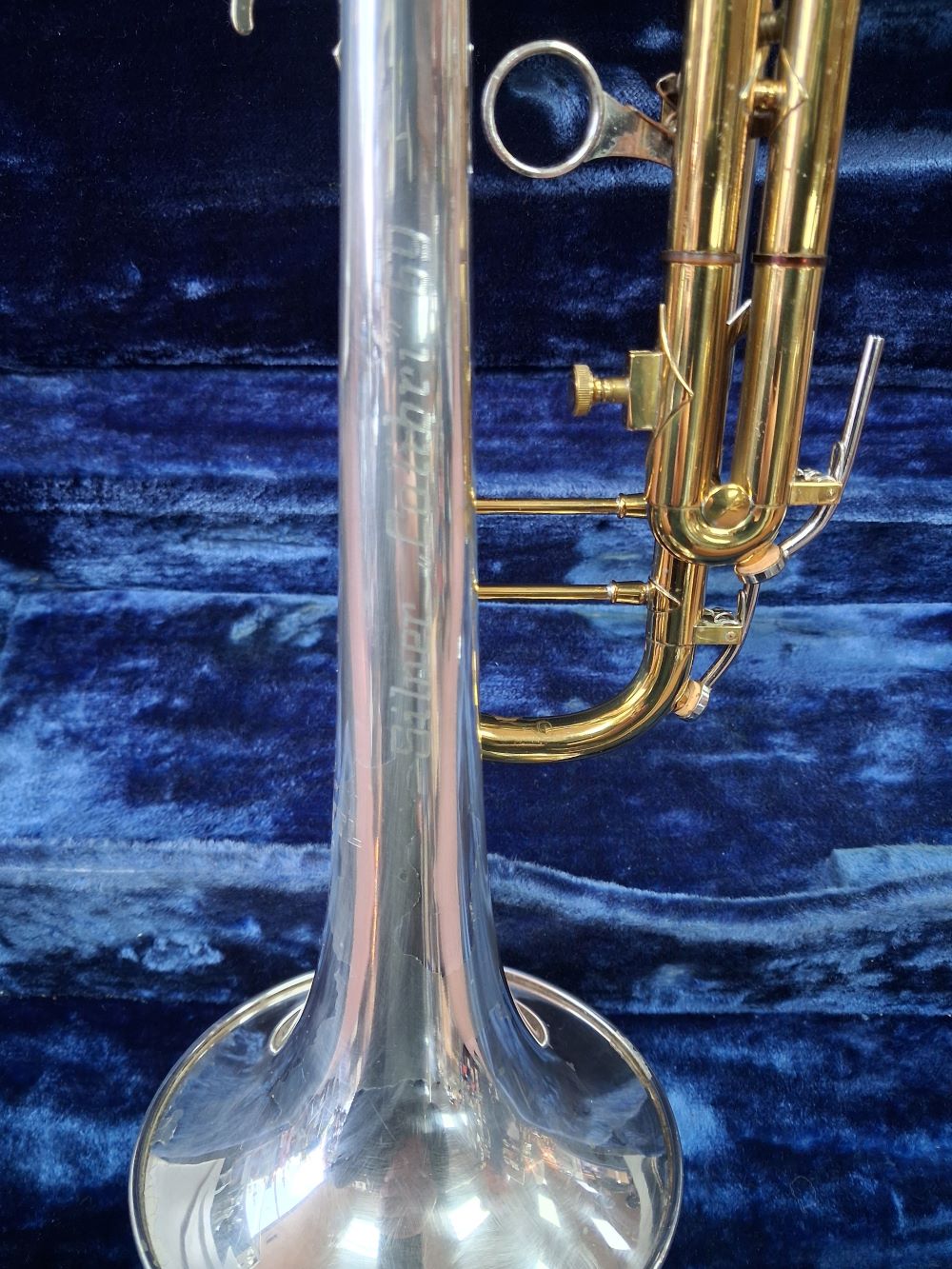 Used Huttl Artist Bb Trumpet - With Hardshell Case and Bach Mouthpiece 6