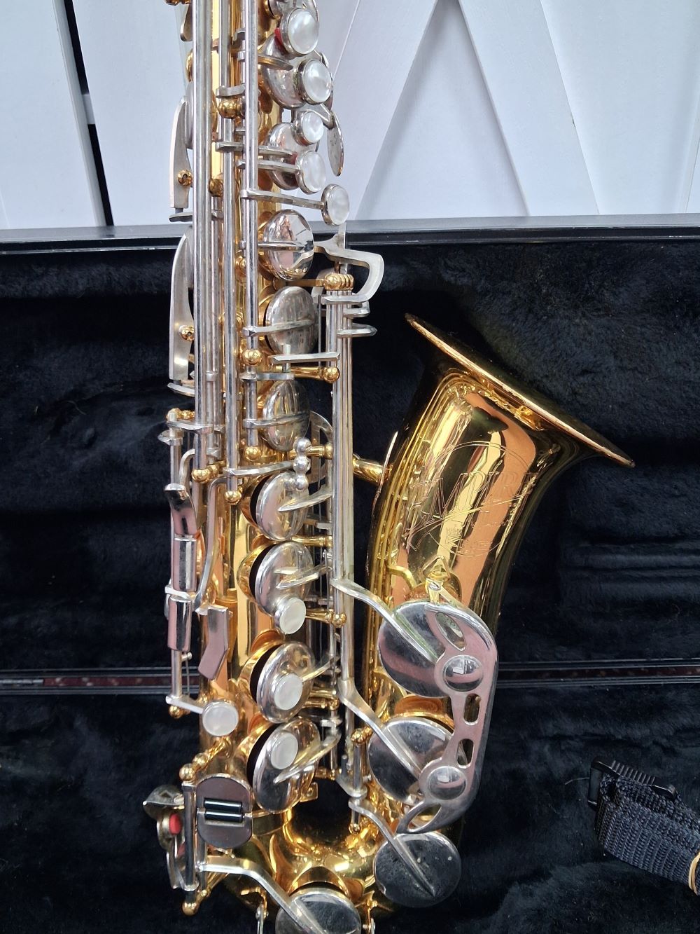 Used King Model 665 Eb Alto Saxophone - With Hardshell Case and Mouthpiece 5